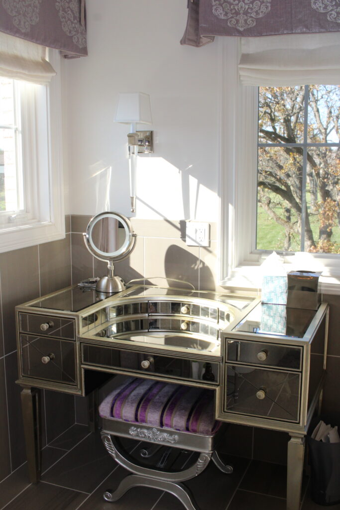 Bathroom vanity